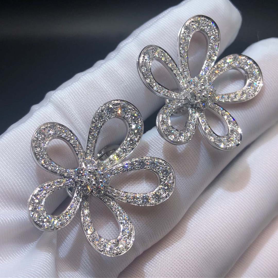 Custom Van Cleef & Arpels 18K White Gold Flowerlace Diamond Earrings VCARP05100