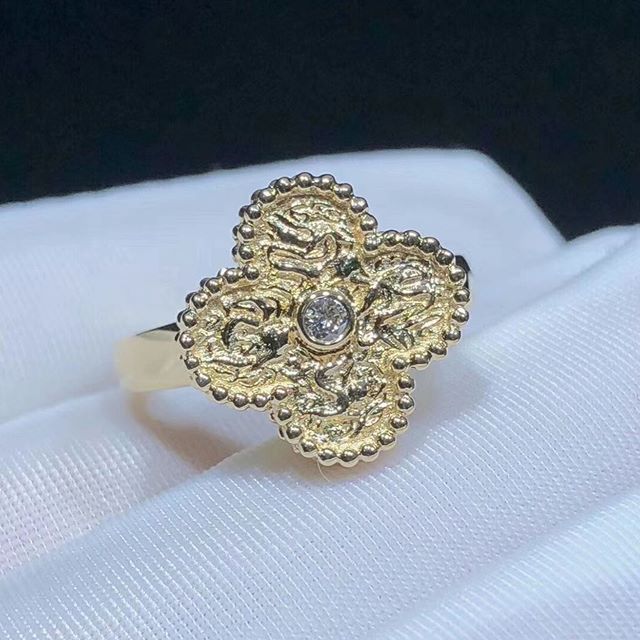 Authentic Van Cleef Arpels 18K Yellow Gold Vintage Alhambra Diamond Ring VCARO1IG00