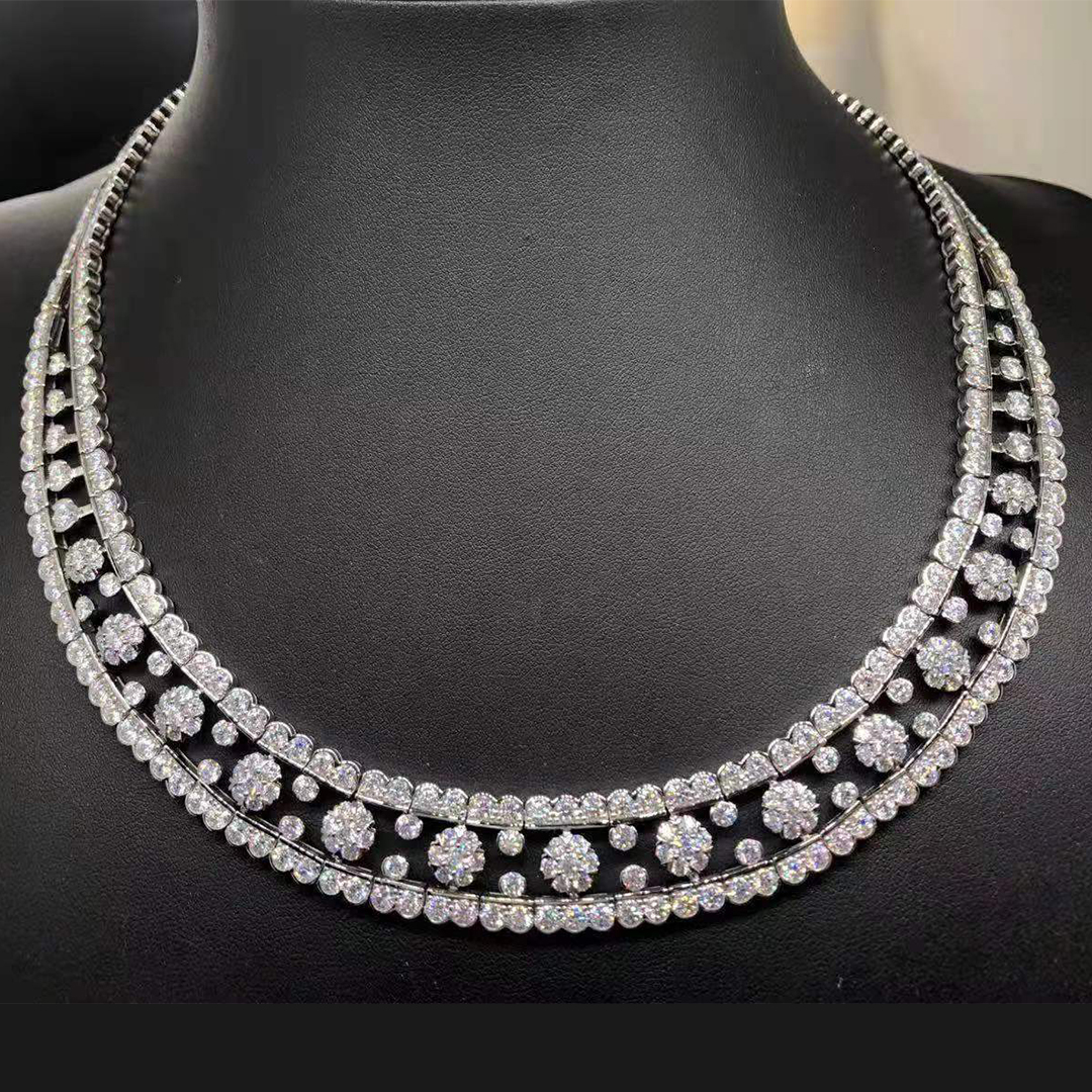 Van Cleef & Arpels Platinum Snowflake High Jewelry Diamonds Necklace VCARO3RI00